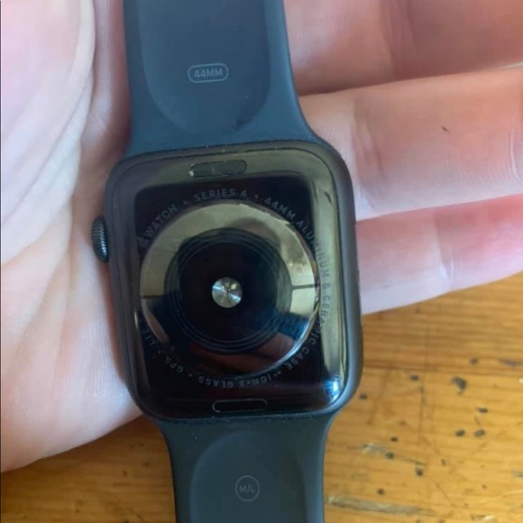 Apple Watch series 4 - Picture 2 of 2